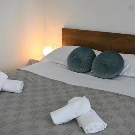 Golden Neretva 公寓